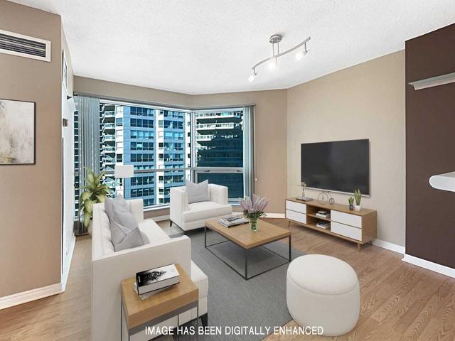 1102 - 10 Queens Quay W, Condo with 1 bedrooms, 1 bathrooms and 0 parking in Toronto ON | Image 2