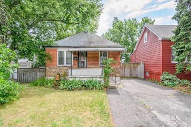 874 Atwater Ave, House detached with 3 bedrooms, 2 bathrooms and 5 parking in Mississauga ON | Image 2