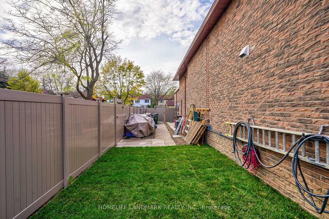 41 Redheugh Cres, House detached with 4 bedrooms, 5 bathrooms and 5 parking in Toronto ON | Image 20