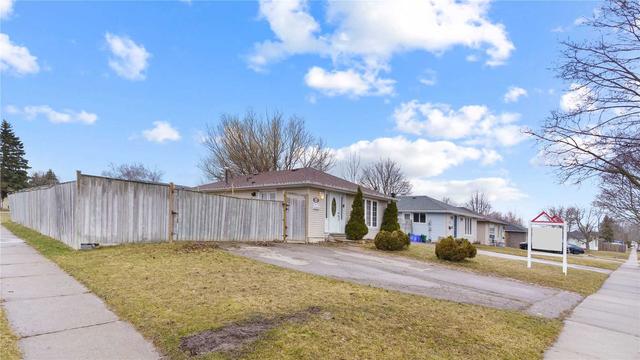 764 Grandview Dr, House detached with 3 bedrooms, 1 bathrooms and 3 parking in Oshawa ON | Image 12