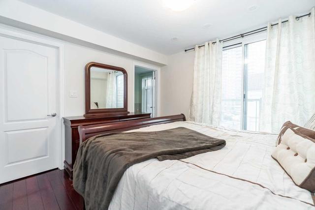 74 - 23 Applewood Lane, Townhouse with 3 bedrooms, 3 bathrooms and 1 parking in Toronto ON | Image 14