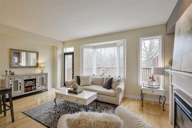 9 - 300 Ravineview Way, Townhouse with 4 bedrooms, 3 bathrooms and 1 parking in Oakville ON | Image 3