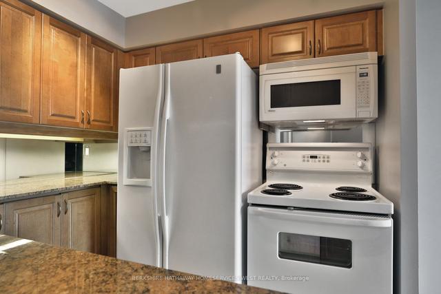 lph3 - 40 Old Mill Rd, Condo with 1 bedrooms, 1 bathrooms and 2 parking in Oakville ON | Image 6