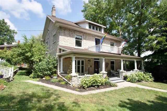 105 Queen Street W, House detached with 6 bedrooms, 3 bathrooms and 4 parking in St. Marys ON | Image 3