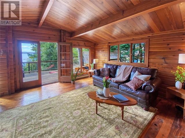 3733 Privateers Rd, House detached with 2 bedrooms, 1 bathrooms and 3 parking in Southern Gulf Islands BC | Image 7