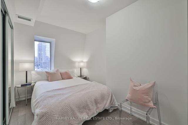 309 - 1 Yorkville Ave, Condo with 2 bedrooms, 3 bathrooms and 1 parking in Toronto ON | Image 9