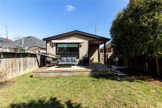 146 Brucedale Avenue E, House detached with 2 bedrooms, 1 bathrooms and 2 parking in Hamilton ON | Image 37
