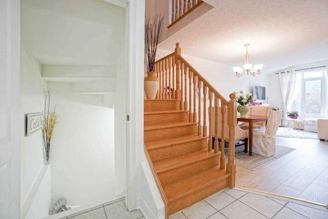 6980 Elliott Parliament St, House semidetached with 3 bedrooms, 3 bathrooms and 3 parking in Mississauga ON | Image 16