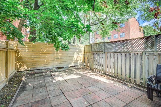 230 Shuter St, House attached with 3 bedrooms, 2 bathrooms and 2 parking in Toronto ON | Image 15