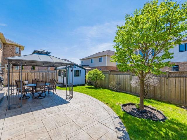16 Sir Michael Pl, House detached with 4 bedrooms, 3 bathrooms and 5 parking in Brampton ON | Image 27