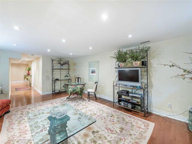 33 Franklin Ave, House detached with 3 bedrooms, 4 bathrooms and 3 parking in Toronto ON | Image 20