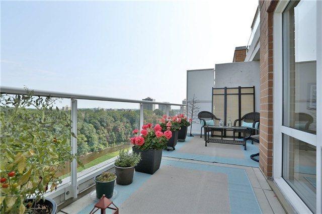 lph1 - 50 Old Mill Rd, Condo with 3 bedrooms, 2 bathrooms and 2 parking in Oakville ON | Image 2