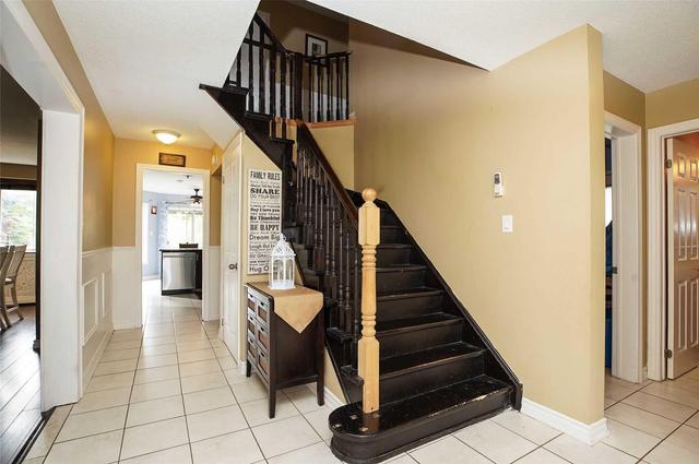 25 Herrell Ave, House detached with 4 bedrooms, 3 bathrooms and 2 parking in Barrie ON | Image 6