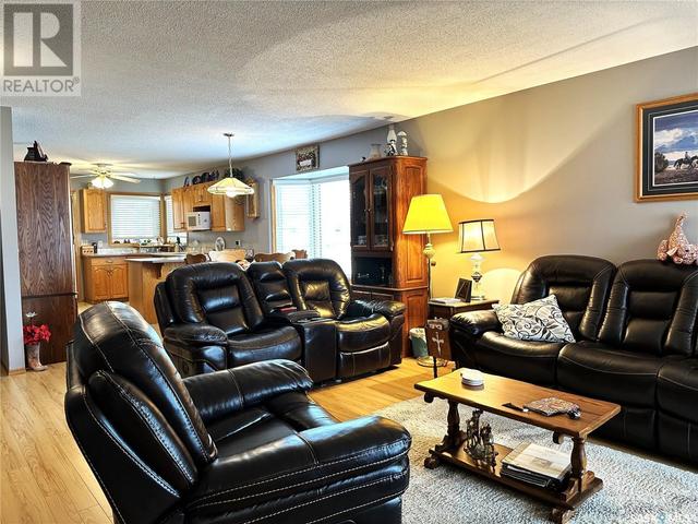 1005 6th Avenue, House attached with 2 bedrooms, 3 bathrooms and null parking in Humboldt SK | Image 5