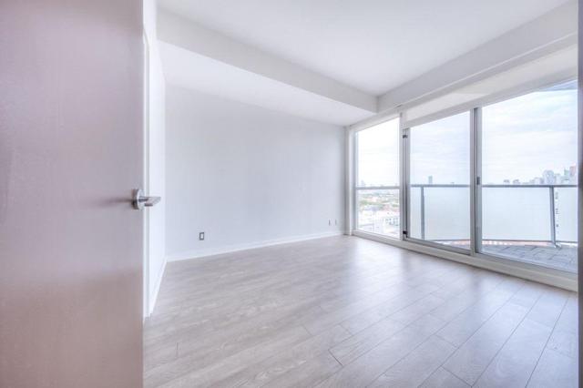 Lph29 - 1 Shaw St, Condo with 2 bedrooms, 2 bathrooms and 1 parking in Toronto ON | Image 9