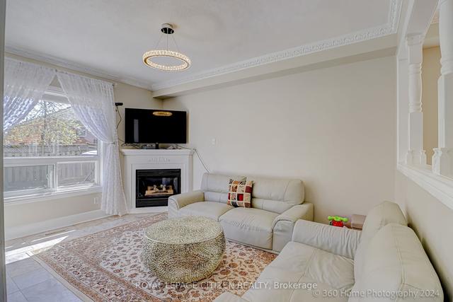 276 Austinpaul Dr, House detached with 3 bedrooms, 4 bathrooms and 4 parking in Newmarket ON | Image 21