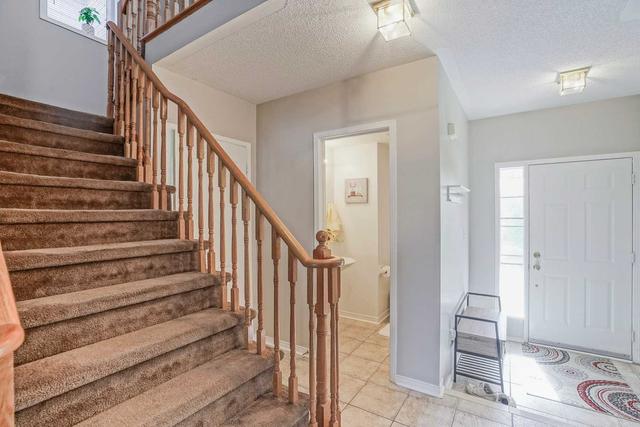 6110 Windfleet Cres, House attached with 3 bedrooms, 4 bathrooms and 3 parking in Mississauga ON | Image 27