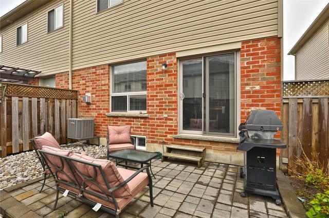61 Redcedar Cres, House attached with 3 bedrooms, 3 bathrooms and 1 parking in Hamilton ON | Image 19