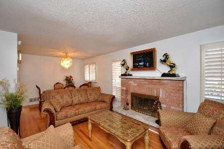 3397 Aubrey Rd, House detached with 3 bedrooms, 4 bathrooms and 3 parking in Mississauga ON | Image 3