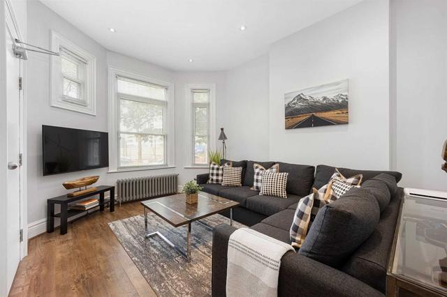 69 Sussex Ave, House semidetached with 6 bedrooms, 4 bathrooms and 0 parking in Toronto ON | Image 33