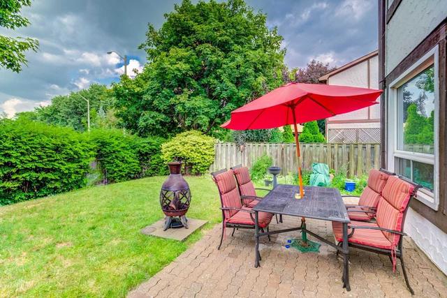 6957 Pamplona Mews, House semidetached with 3 bedrooms, 4 bathrooms and 2 parking in Mississauga ON | Image 4