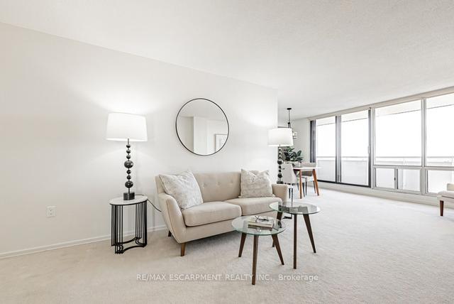 1003 - 2055 Upper Middle Rd, Condo with 2 bedrooms, 2 bathrooms and 1 parking in Burlington ON | Image 3