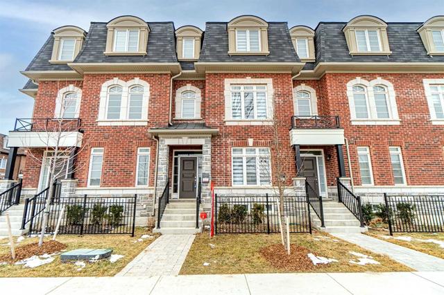 3 Gilford St, House attached with 3 bedrooms, 3 bathrooms and 4 parking in Brampton ON | Image 1