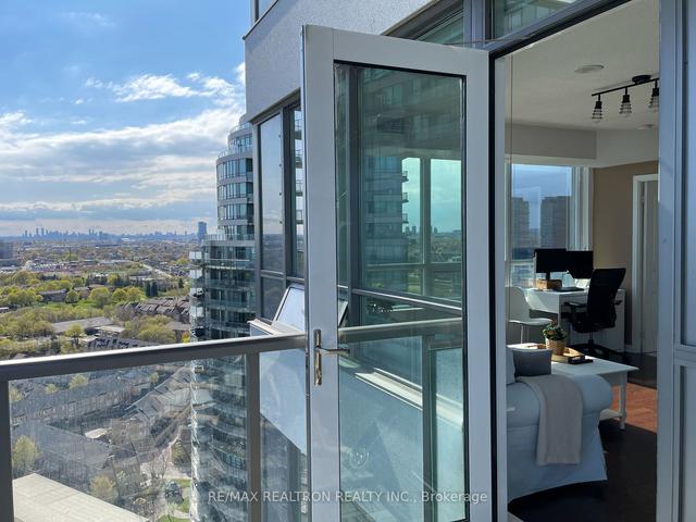 2402 - 2230 Lake Shore Blvd W, Condo with 2 bedrooms, 1 bathrooms and 1 parking in Toronto ON | Image 13