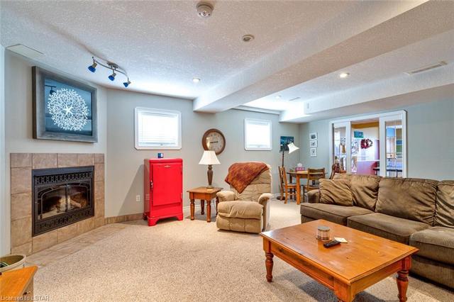 254 Deruiter Drive, House detached with 5 bedrooms, 3 bathrooms and null parking in Strathroy Caradoc ON | Image 27