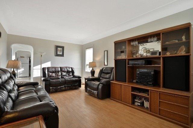 63 East 36th St, House detached with 3 bedrooms, 3 bathrooms and 6 parking in Hamilton ON | Image 6