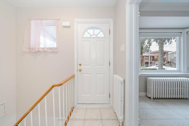 198 Gloucester Grve, House detached with 2 bedrooms, 2 bathrooms and 4 parking in Toronto ON | Image 23