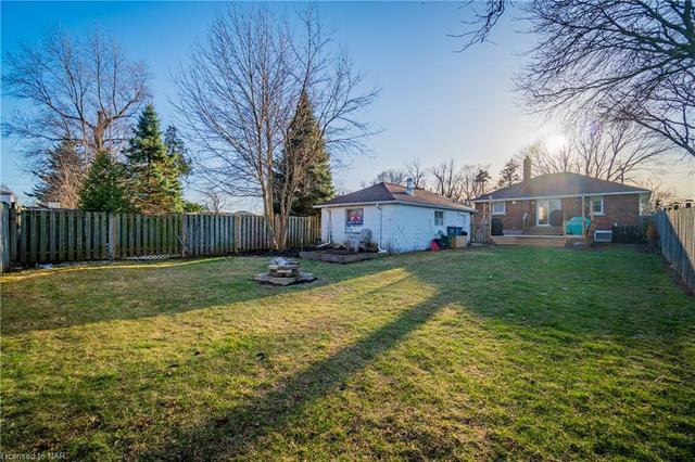 2862 Dorchester Road, House detached with 2 bedrooms, 2 bathrooms and 5 parking in Niagara Falls ON | Image 32