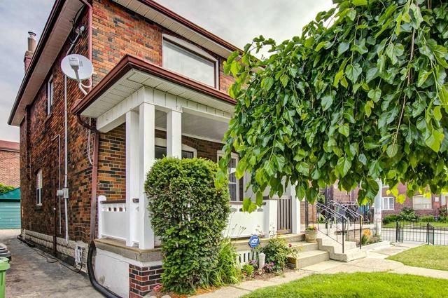 4 Ashbury Ave, House semidetached with 3 bedrooms, 1 bathrooms and 0 parking in Toronto ON | Image 12