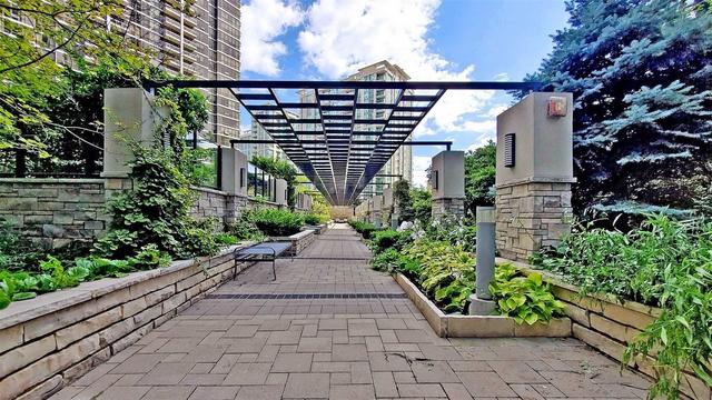 1702 - 2 Anndale Dr, Condo with 2 bedrooms, 2 bathrooms and 1 parking in Toronto ON | Image 21