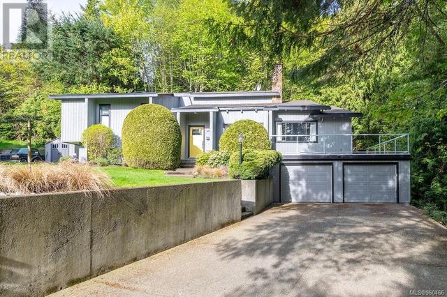 5095 Catalina Terr, House detached with 4 bedrooms, 3 bathrooms and 6 parking in Saanich BC | Image 42