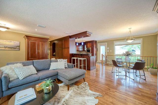 197 Windermere Road Sw, House detached with 4 bedrooms, 2 bathrooms and 2 parking in Calgary AB | Image 3
