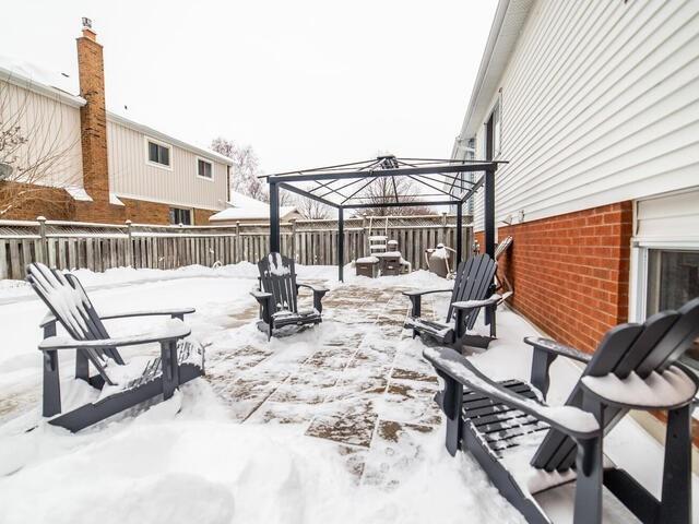 4 Hemmingway Dr, House detached with 4 bedrooms, 2 bathrooms and 6 parking in Clarington ON | Image 24