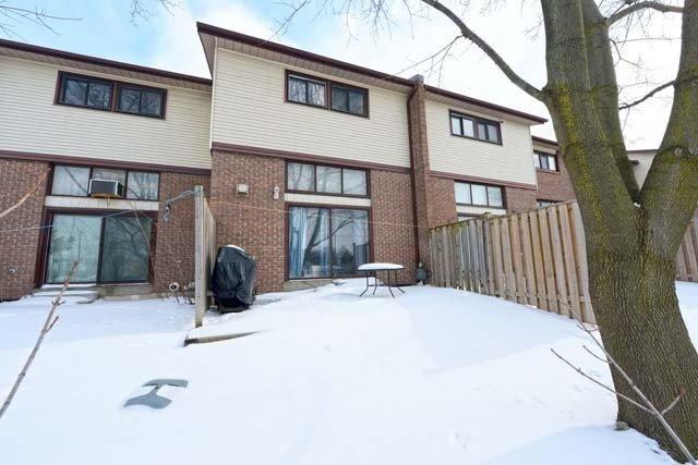34 Mccallum Crt, Townhouse with 3 bedrooms, 2 bathrooms and 1 parking in Brampton ON | Image 20