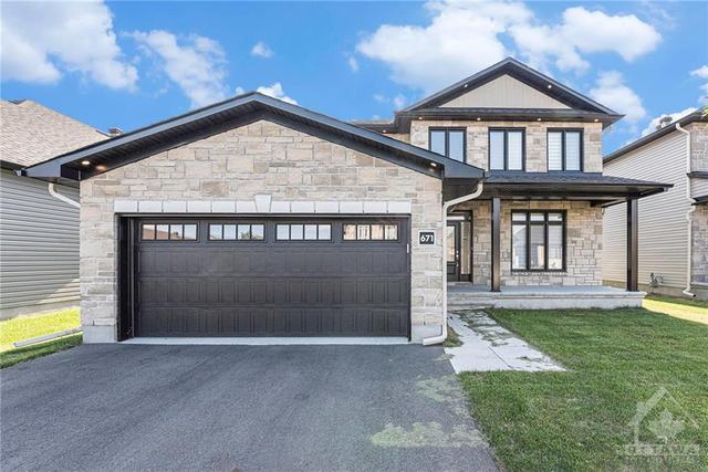 671 Cobalt Street, House detached with 4 bedrooms, 4 bathrooms and 6 parking in Clarence Rockland ON | Image 2