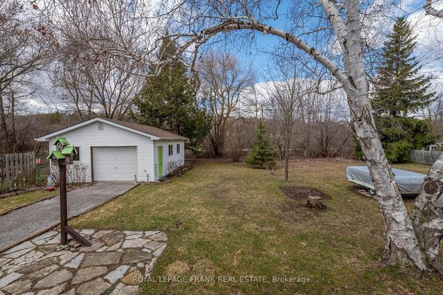 1009 Barnardo Ave, House detached with 3 bedrooms, 2 bathrooms and 6 parking in Peterborough ON | Image 3