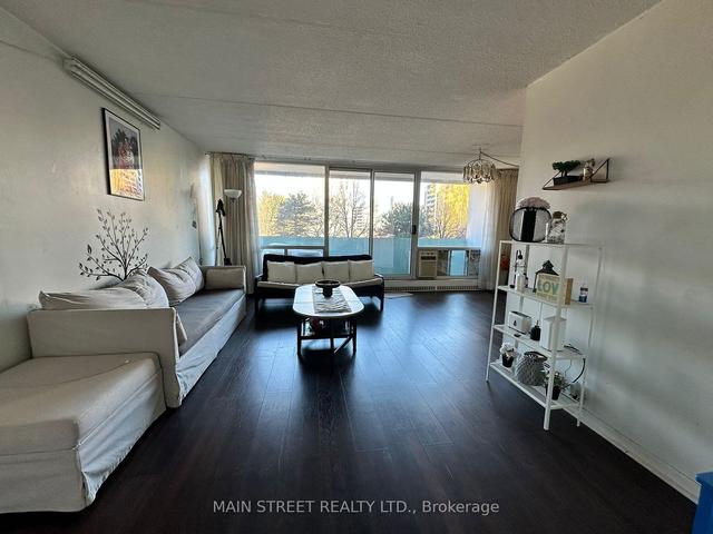 302 - 2 Glamorgan Ave, Condo with 2 bedrooms, 1 bathrooms and 1 parking in Toronto ON | Image 6