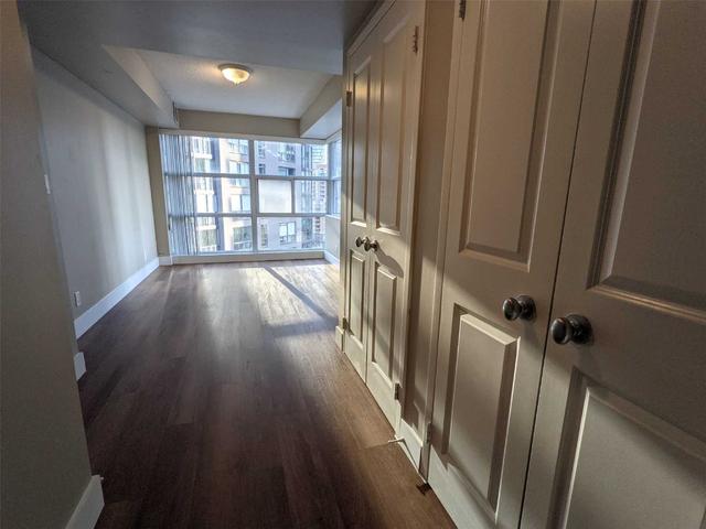 1106 - 11 St Joseph St, Condo with 2 bedrooms, 2 bathrooms and 0 parking in Toronto ON | Image 4
