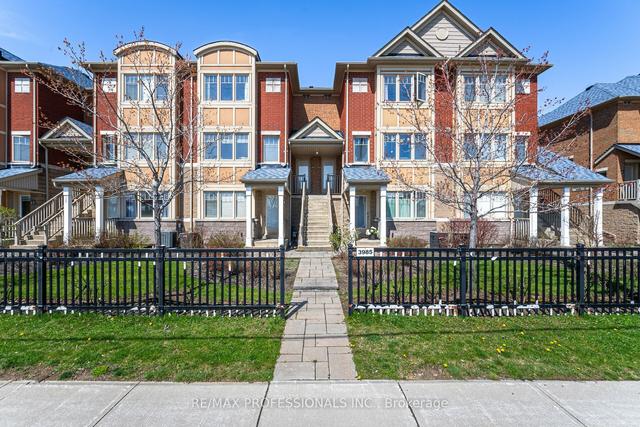 4 - 3985 Eglinton Ave W, Townhouse with 2 bedrooms, 2 bathrooms and 1 parking in Mississauga ON | Image 1