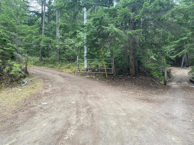 7148 Graham Road, House detached with 2 bedrooms, 1 bathrooms and null parking in Central Kootenay H BC | Image 24