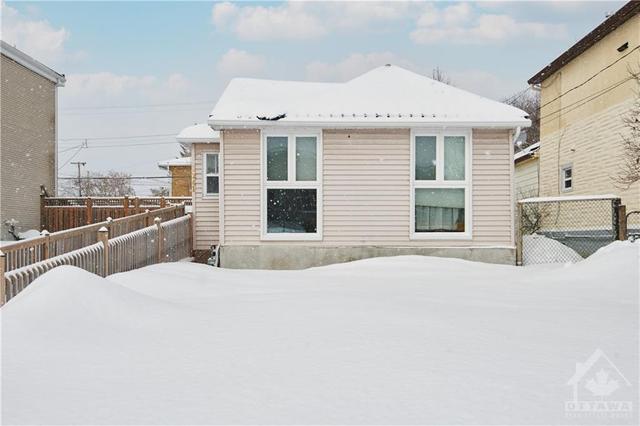 1239 Emperor Avenue, House detached with 3 bedrooms, 3 bathrooms and 7 parking in Ottawa ON | Image 25