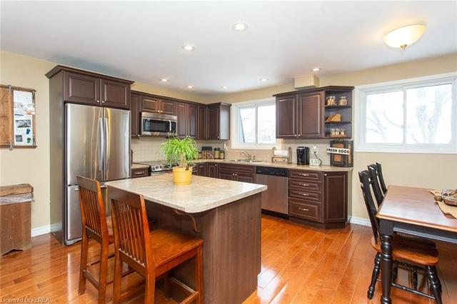 3 Daniel Court, House detached with 3 bedrooms, 1 bathrooms and 3 parking in Kawartha Lakes ON | Image 12