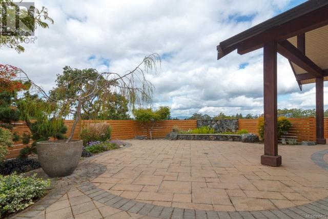 4115 Rogers Ridge, House detached with 4 bedrooms, 4 bathrooms and 2 parking in Saanich BC | Image 28