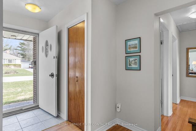 27 Shirley Ave, House detached with 2 bedrooms, 2 bathrooms and 5 parking in Barrie ON | Image 36