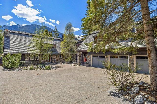 301 Buffalo Street, House detached with 6 bedrooms, 5 bathrooms and 8 parking in Banff AB | Image 5