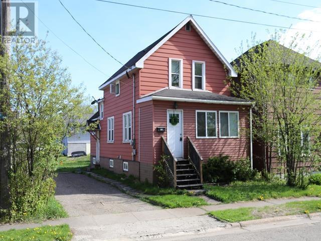 812 Bonney St, House detached with 3 bedrooms, 1 bathrooms and null parking in Sault Ste. Marie ON | Card Image